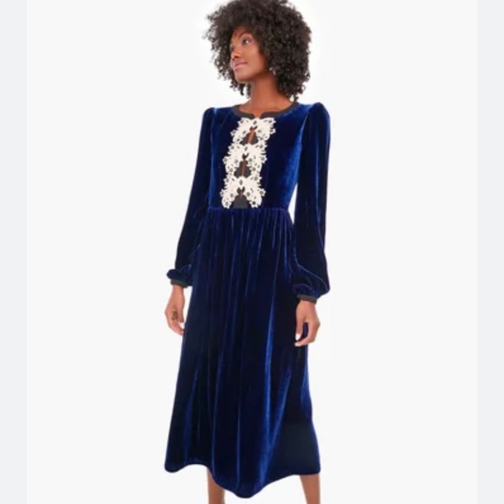 NWT Midnight Camille Bow Dress
SALONI Size 4